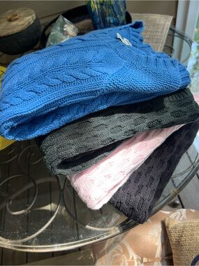 Cable Knit Women's Sweater - Lot of 4